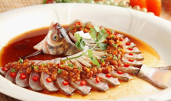如果你是餐飲老板，如何吃下這700億的年夜飯？