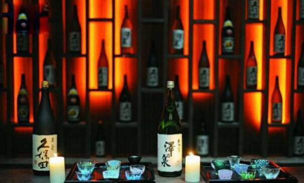 不止食物和鮮花，這份酒單與情人節(jié)更配喔