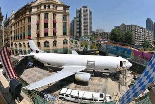 武漢商人購?fù)艘埏w機建餐廳 按空乘標(biāo)準(zhǔn)招服務(wù)員|餐飲界