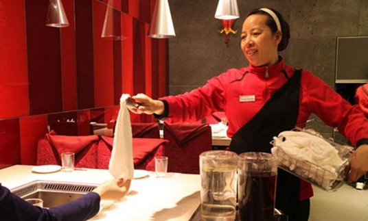 海底撈這些知名餐企是如何吸引到人才的？|餐飲界