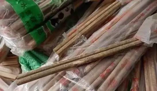 1毫克就能致癌！你在餐廳用的這種筷子，很可能滋生這種毒素！