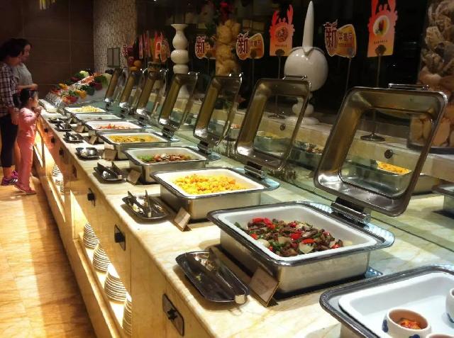  自助餐快沒法干了，活路在哪里？|餐飲界