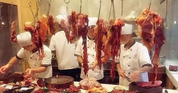11月6日，“哞哞叫”和深圳名廚委員會(huì)的大師共同見(jiàn)證“牛”的傳奇