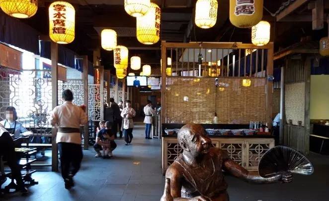 街邊店VS購物中心，火鍋品牌的玩法大不同!來看它們怎么做!