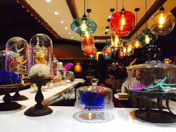 市場追捧“小奇特”，這家餐廳為啥偏要“大多全”？
