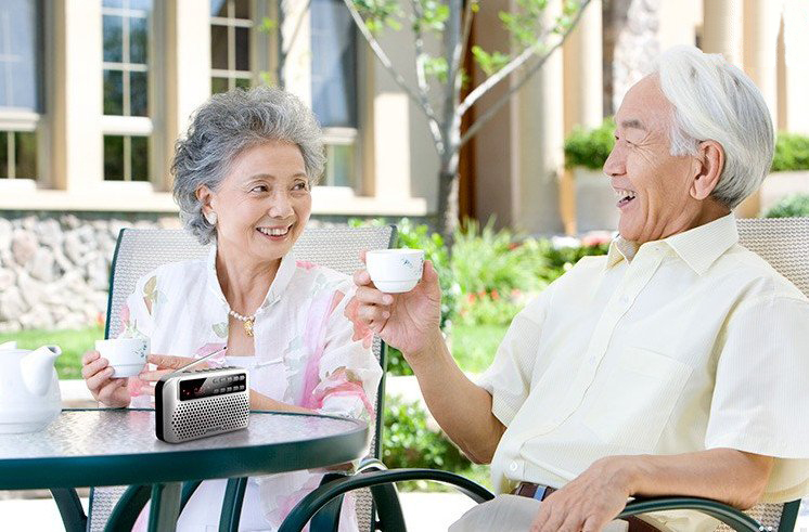 老年餐廳探索困難重重，華天“適老化”改造能否突圍？