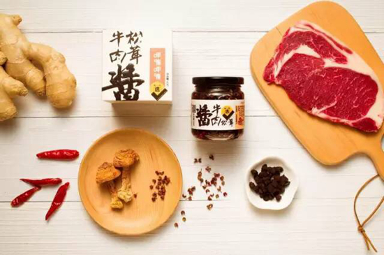 面對(duì)早已對(duì)手林立的調(diào)味品市場(chǎng)，呷哺呷哺為何現(xiàn)在才選擇進(jìn)入？