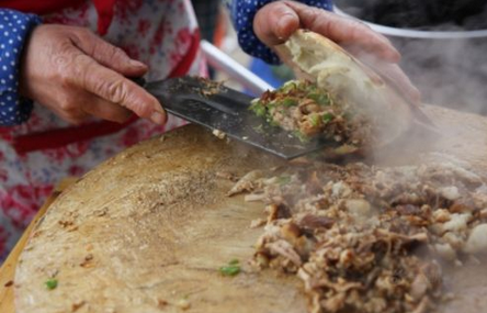 老師辭職賣肉夾饃月入過萬 ：比當(dāng)教師翻了一番|餐飲界