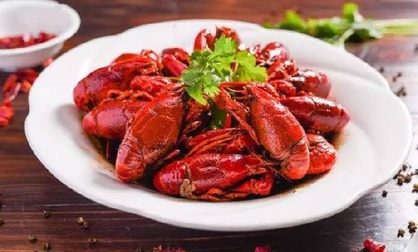 靠一碗蓋澆飯，獲海底撈近千萬(wàn)元投資