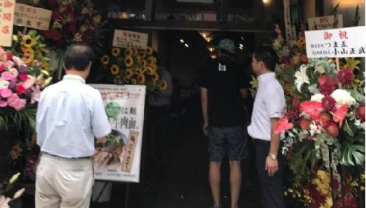 100塊一碗，蘭州拉面日本首開(kāi)店排長(zhǎng)隊(duì)，能否逆襲日本拉面？