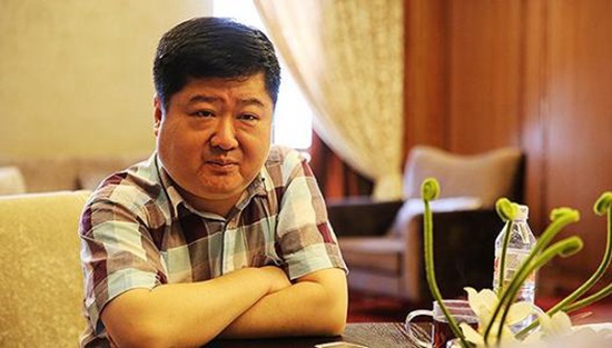 他靠4張餐桌起家15年成餐飲首富，今公司股票面臨拍賣或丟控制權(quán)