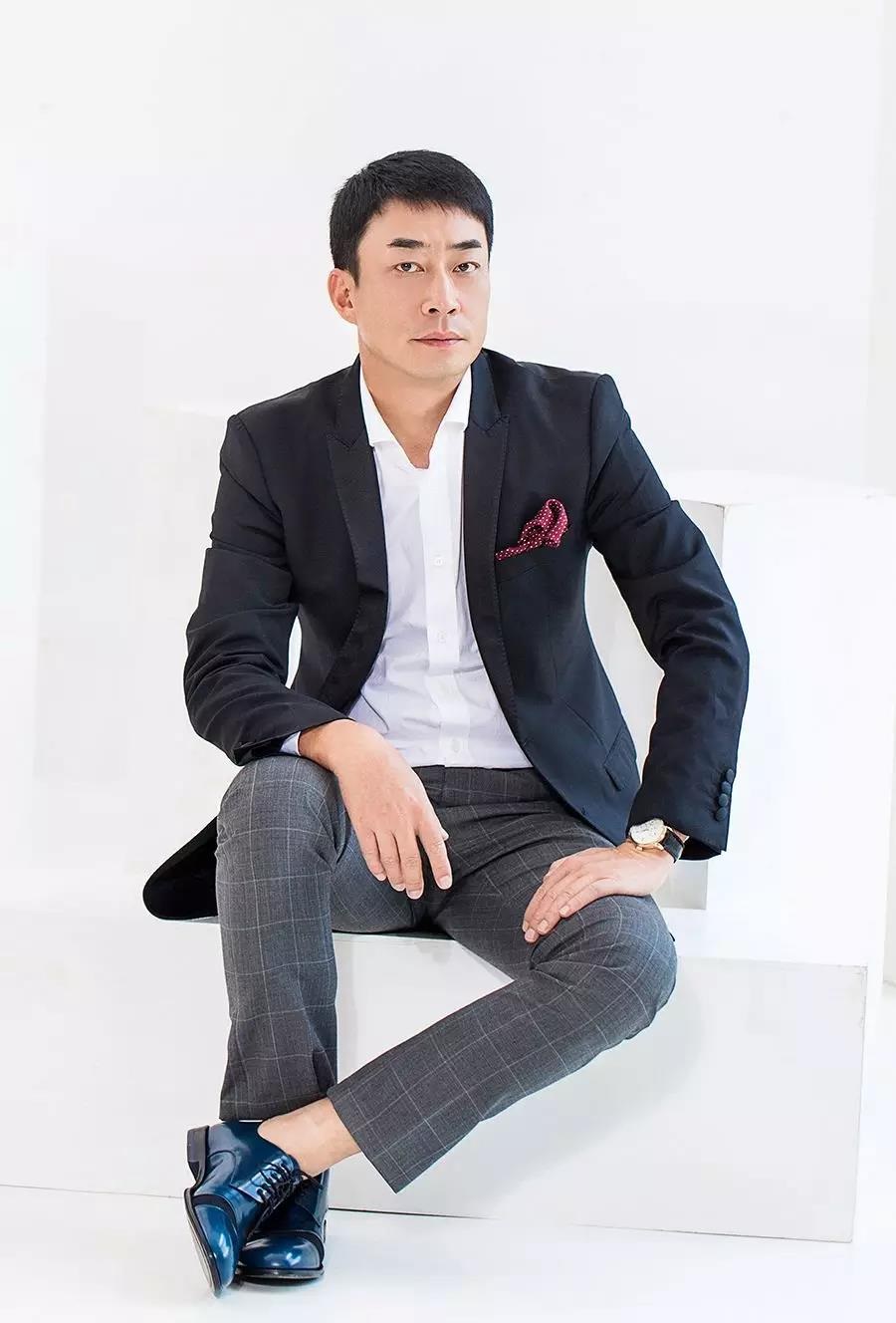 他開8種不同業(yè)態(tài)餐廳，每一家都很火，他到底靠什么？