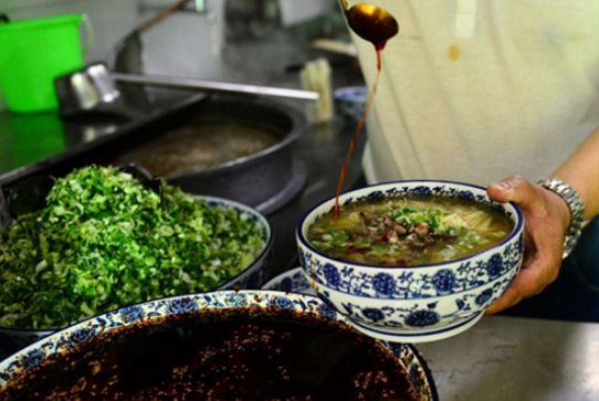 一碗上進(jìn)的牛肉面！上海、杭州、蘇州三地青海拉面店摁下互聯(lián)網(wǎng)+的增收“快進(jìn)鍵”