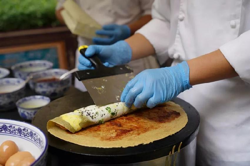 煎餅馃子出標(biāo)準(zhǔn)，薄餅直徑不小于38cm！網(wǎng)友：以后還能加辣條么？