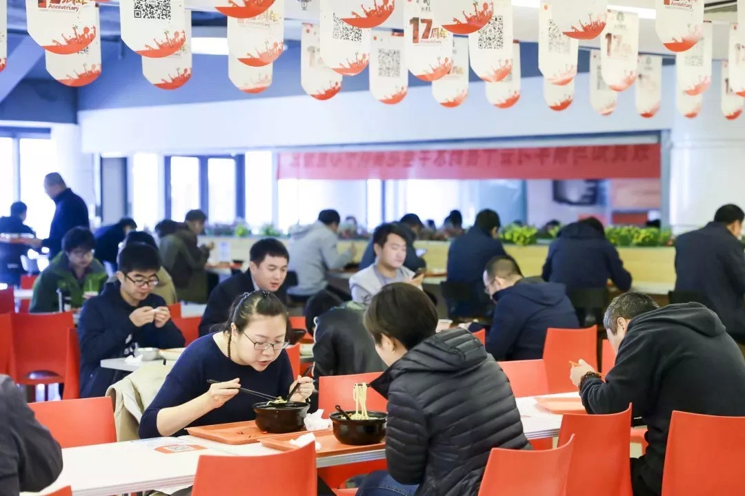 洗牌在即，品牌化團(tuán)餐“入伙”正當(dāng)時(shí)？ | 餐見|餐飲界