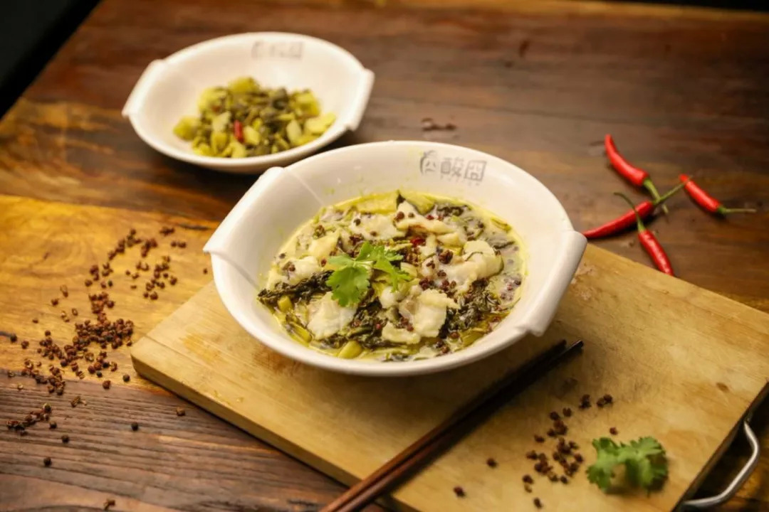 酸菜魚(yú)品類年增63.6%，精品快餐是行業(yè)潮流！|餐飲界