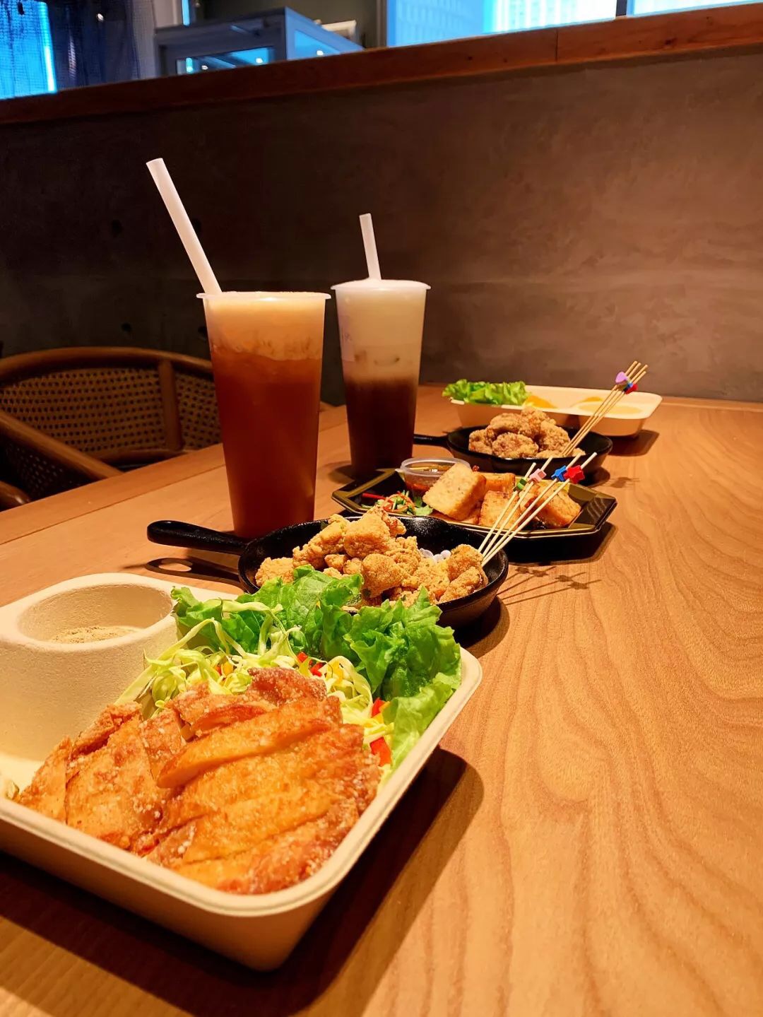 餐飲大事件213期 |麥當(dāng)勞、星巴克巨資布局中國(guó)咖啡市場(chǎng)，吉野家開(kāi)挖家庭場(chǎng)景，2020中國(guó)線上外賣排行榜出爐|餐飲界