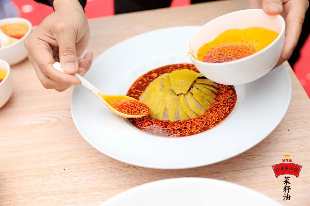  無辣不歡，看金龍魚外婆鄉(xiāng)小榨菜籽油如何打動辣食愛好者的胃？