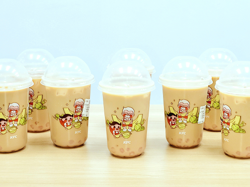 新老品牌聯(lián)手送出夏日甜蜜！元?dú)馍致?lián)名KFC推蜜瓜味乳茶