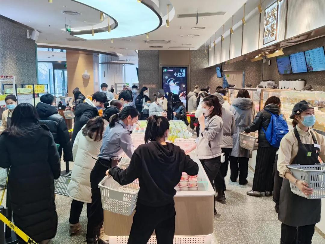 奈雪哈爾濱單店日營收40萬刷新紀(jì)錄，店員開工喜提獎金萬余元