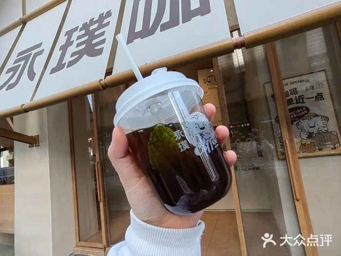 三頓半和瑞幸的相遇，是業(yè)態(tài)重塑還是渠道延伸？