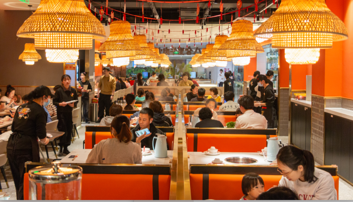 八合里66牛肉火鍋節(jié)出圈，吸引多地網(wǎng)友“組團(tuán)”喊話開店