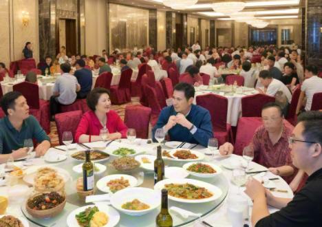 窮鬼套餐遍地開花，商家如何在價格戰(zhàn)中突圍？